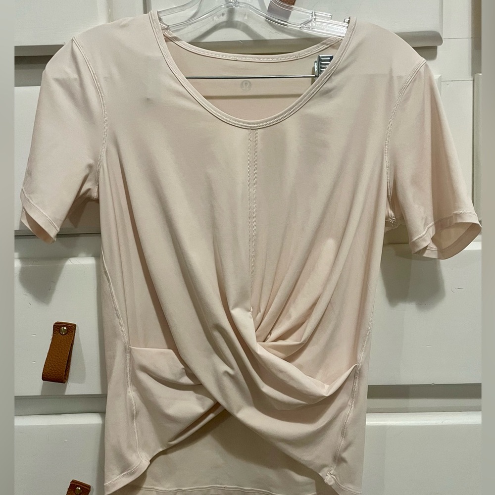 Lululemon ‘Do the Daily’ Twist Shirt